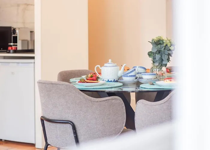 Bright Flat Few Steps To Aliados Av By Lovelystay Porto