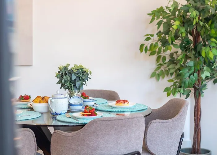 Bright Flat Few Steps To Aliados Av By Lovelystay * Porto