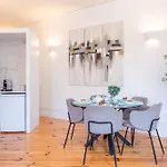 Bright Flat Few Steps To Aliados Av By Lovelystay *