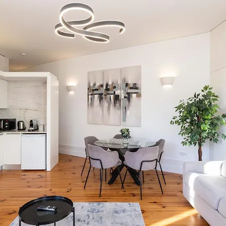Bright Flat Few Steps To Aliados Av By Lovelystay *