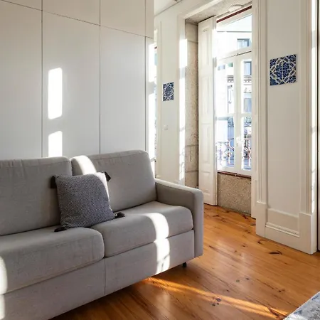 Bright Flat Few Steps To Aliados Av By Lovelystay Porto