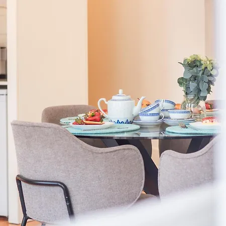 Bright Flat Few Steps To Aliados Av By Lovelystay Porto