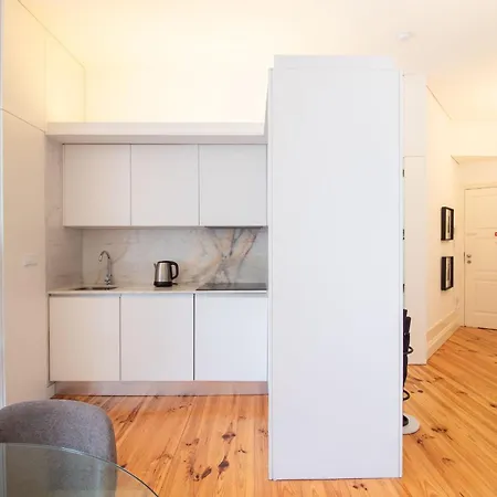 Bright Flat Few Steps To Aliados Av By Lovelystay