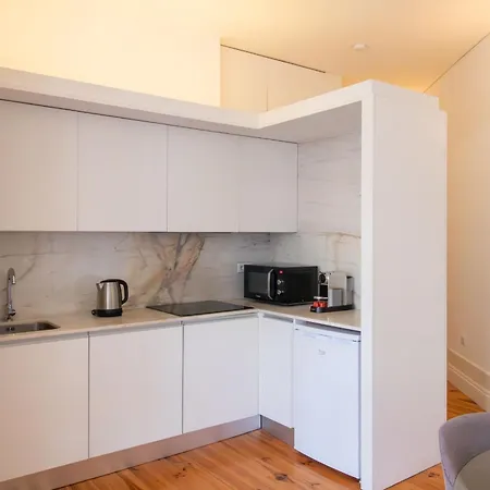 Bright Flat Few Steps To Aliados Av By Lovelystay * Porto