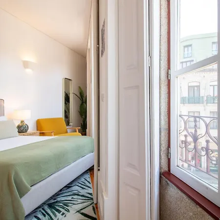 Bright Flat Few Steps To Aliados Av By Lovelystay * Porto