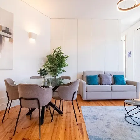 Bright Flat Few Steps To Aliados Av By Lovelystay Daire