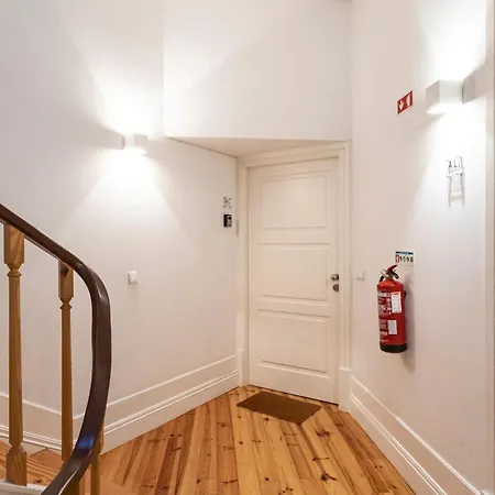Bright Flat Few Steps To Aliados Av By Lovelystay Daire