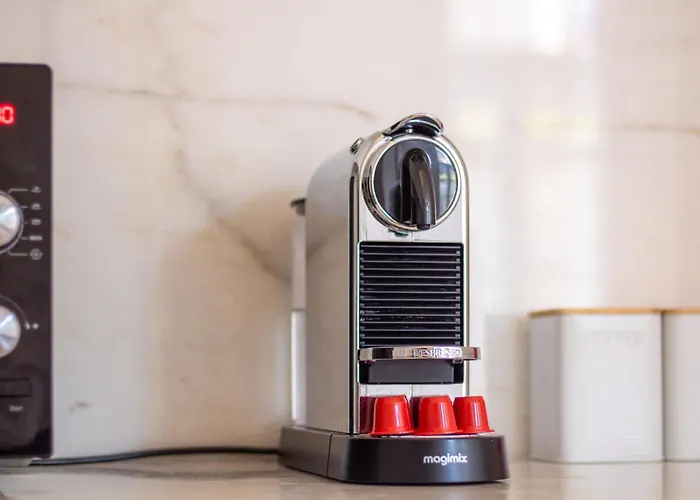 Bright Flat Few Steps To Aliados Av By Lovelystay Lejlighed